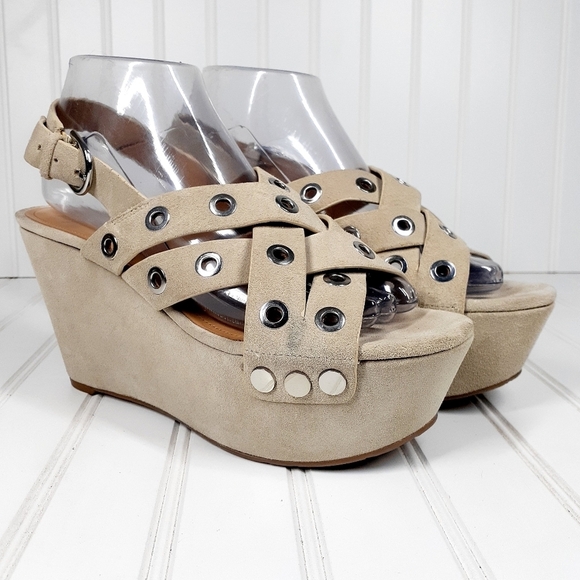 Marc Fisher LTD Bloom Grommet Tan Suede Leather Platform Sandals D167 - Picture 5 of 13